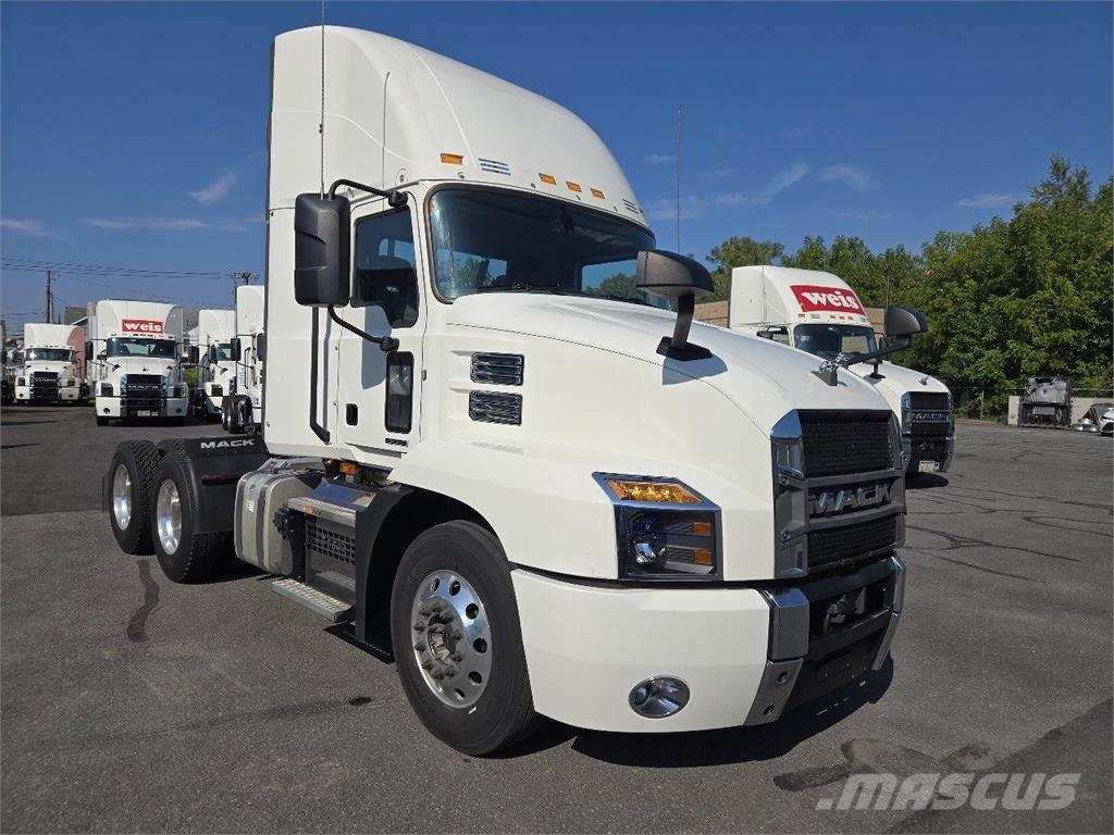 Mack AN64T 中古トラクターヘッド | トレーラーヘッド