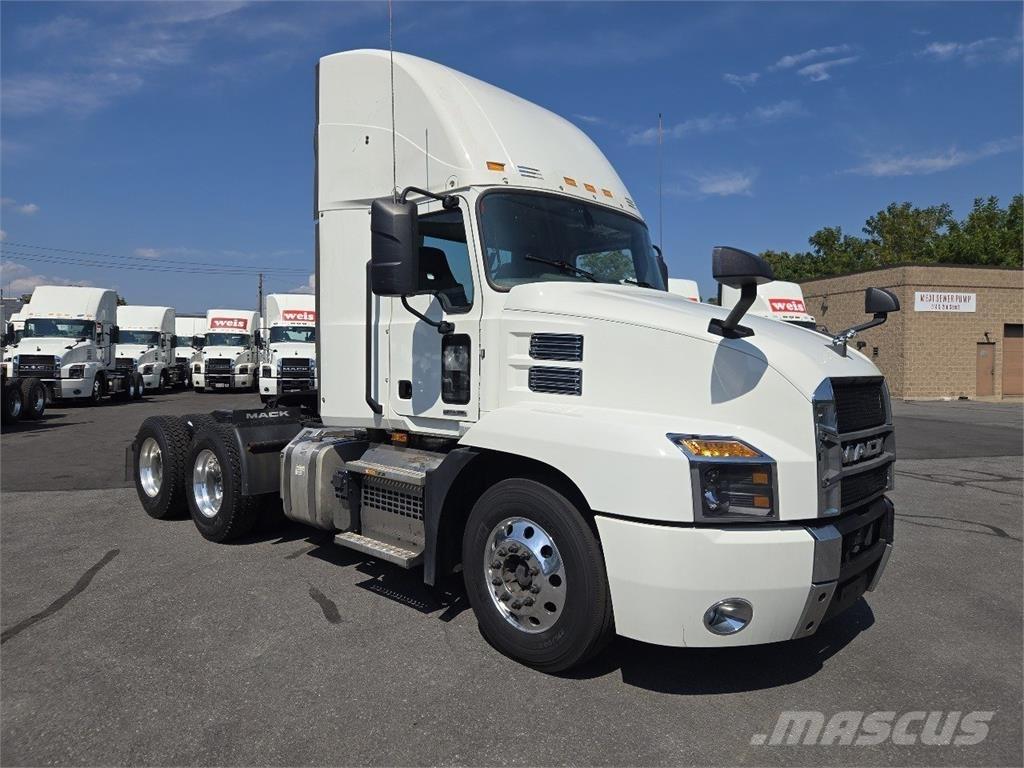 Mack AN64T 中古トラクターヘッド | トレーラーヘッド