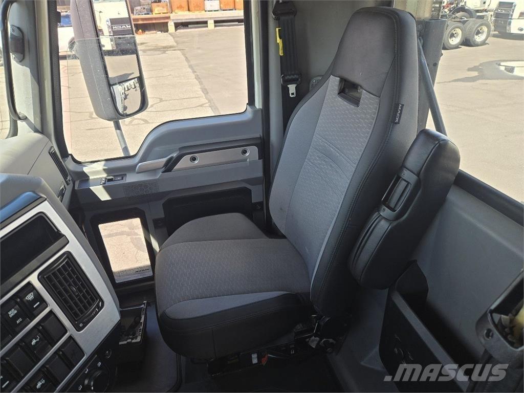 Mack AN64T 中古トラクターヘッド | トレーラーヘッド