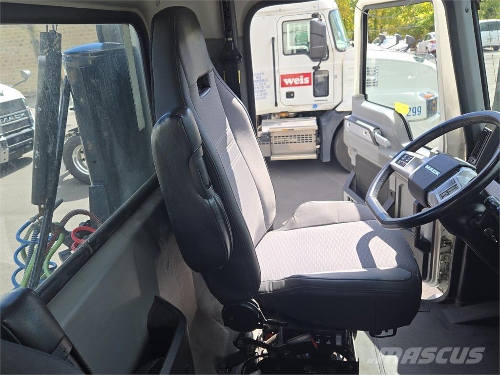 Mack AN64T 中古トラクターヘッド | トレーラーヘッド