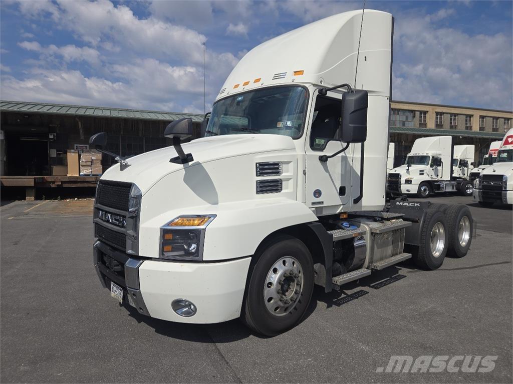 Mack AN64T 中古トラクターヘッド | トレーラーヘッド