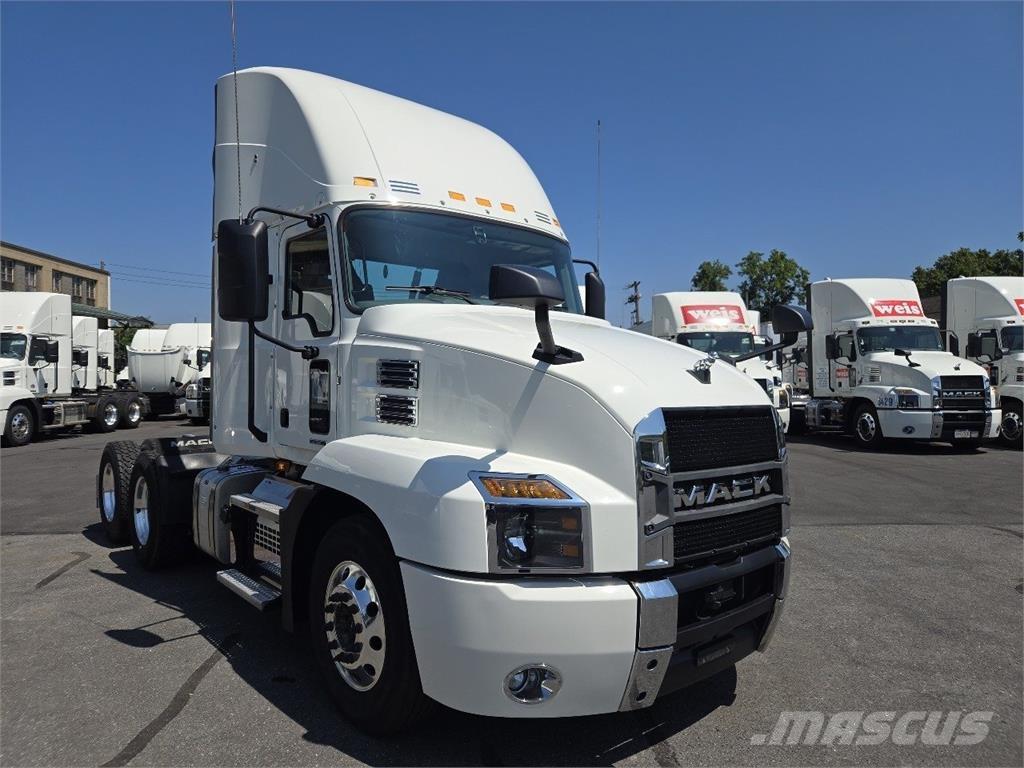 Mack AN64T 中古トラクターヘッド | トレーラーヘッド