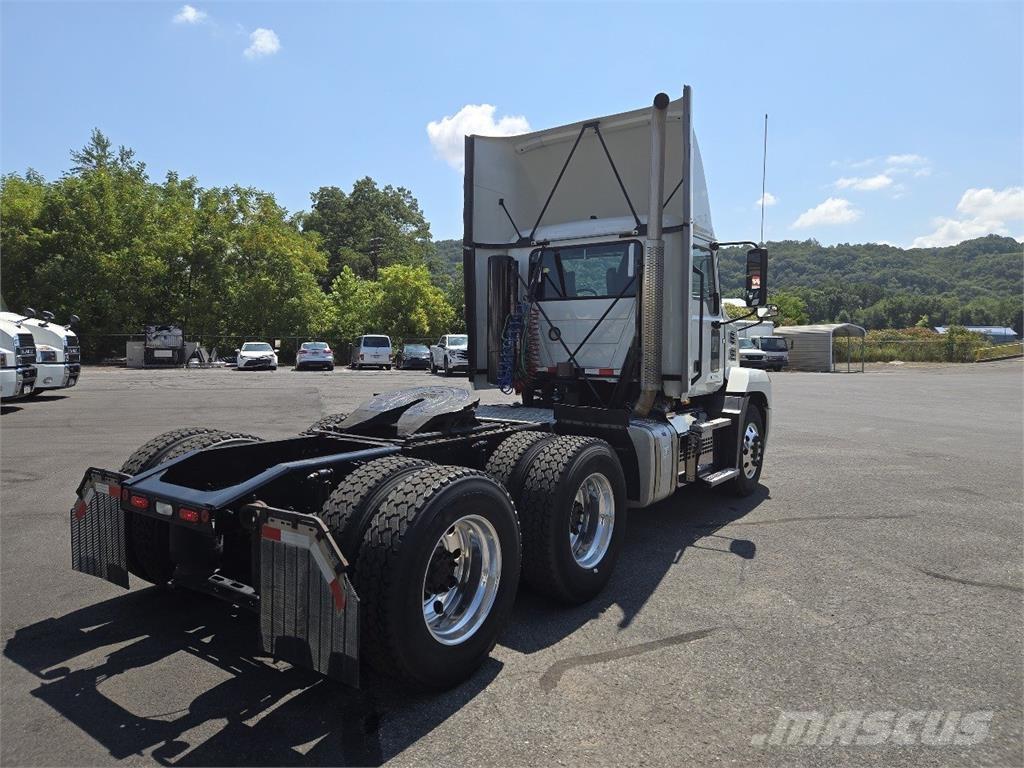 Mack AN64T 中古トラクターヘッド | トレーラーヘッド