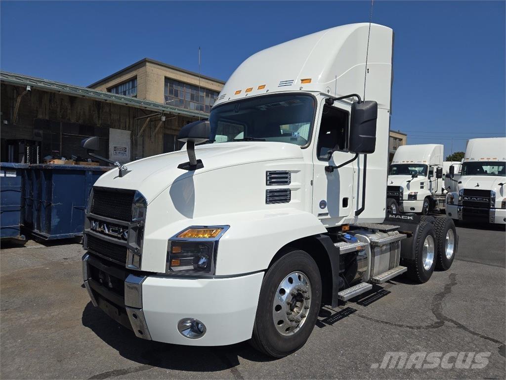 Mack AN64T 中古トラクターヘッド | トレーラーヘッド