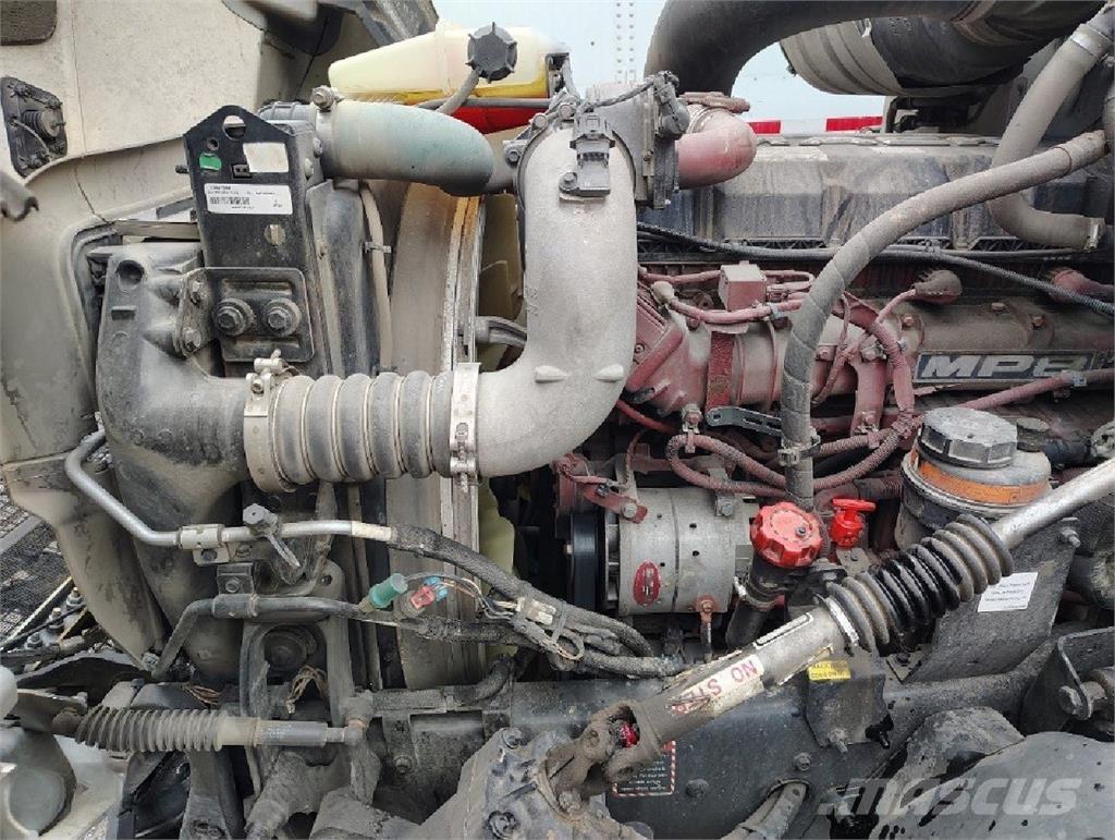 Mack Anthem 64T 中古トラクターヘッド | トレーラーヘッド