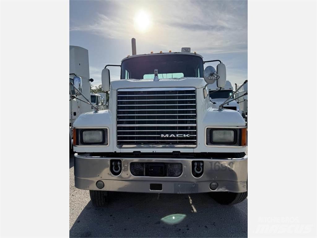 Mack CHU613 中古トラクターヘッド | トレーラーヘッド
