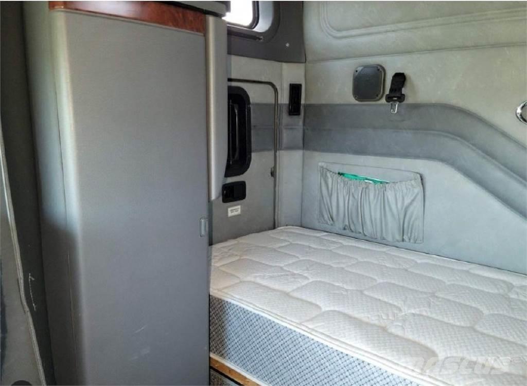 Mack CXU 613 中古トラクターヘッド | トレーラーヘッド