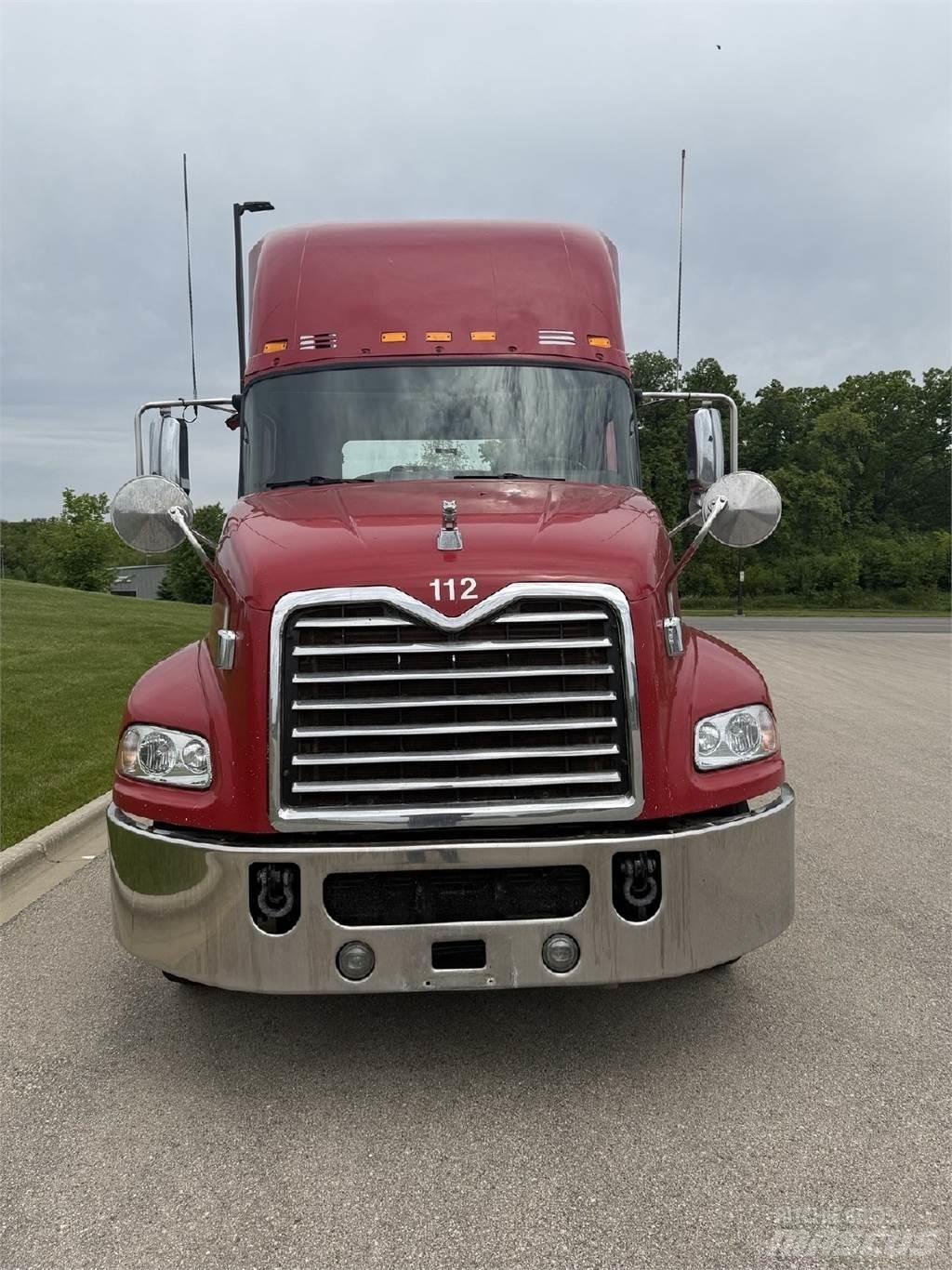 Mack CXU613 中古トラクターヘッド | トレーラーヘッド