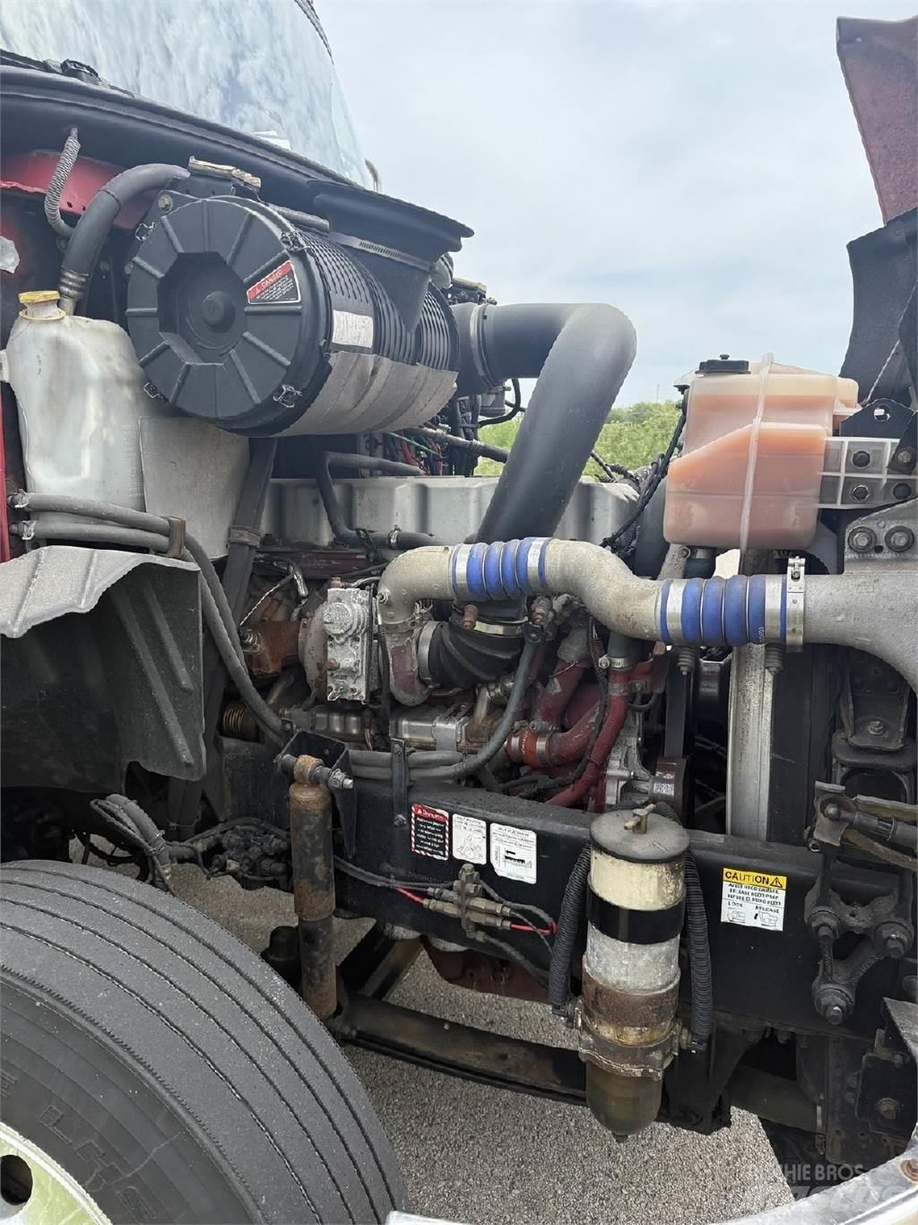 Mack CXU613 中古トラクターヘッド | トレーラーヘッド