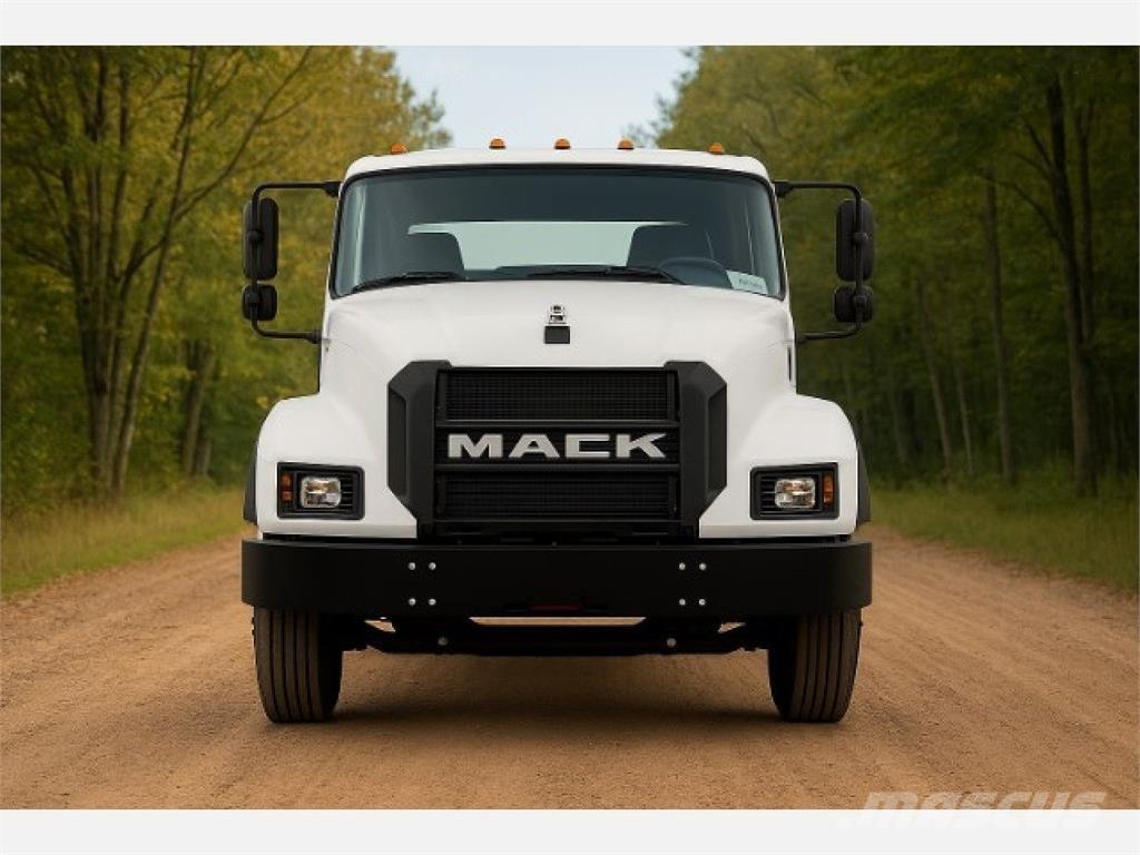 Mack MD6 キャブ付きシャーシ