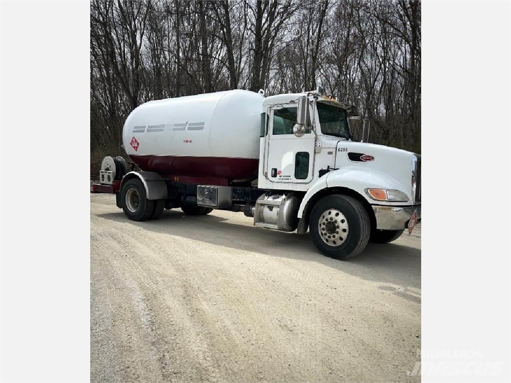 Peterbilt 335 その他トラック