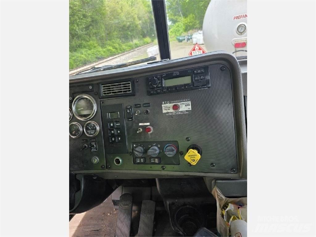 Peterbilt 335 その他トラック