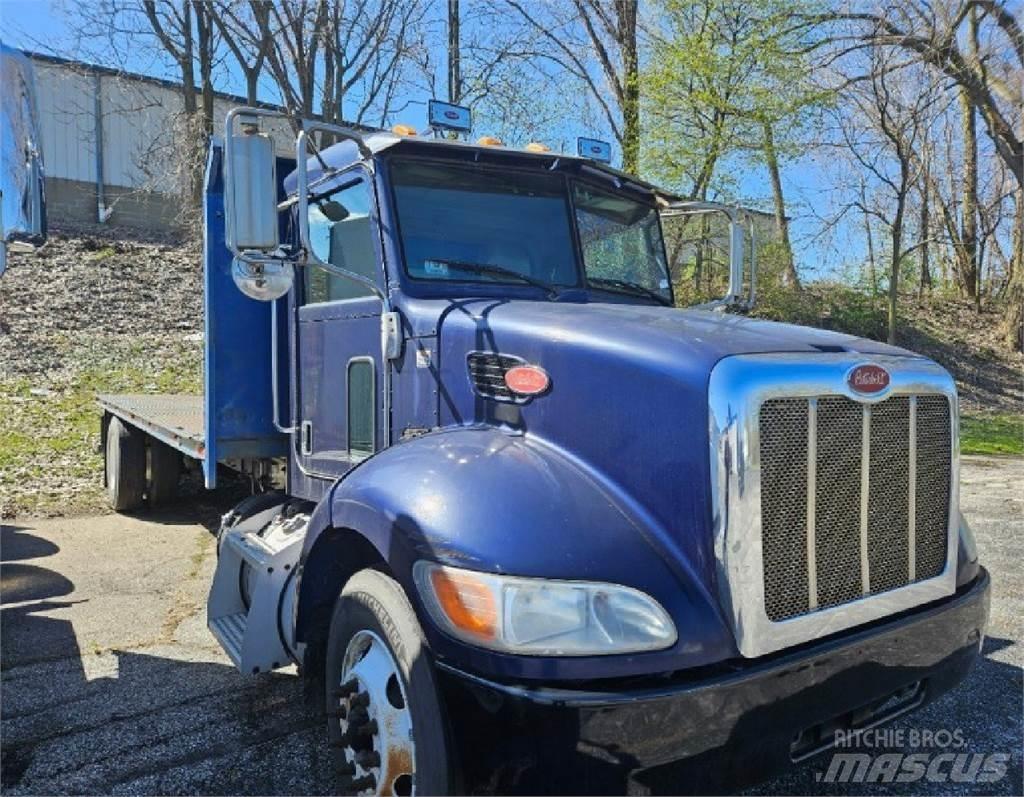 Peterbilt 337 平ボディー
