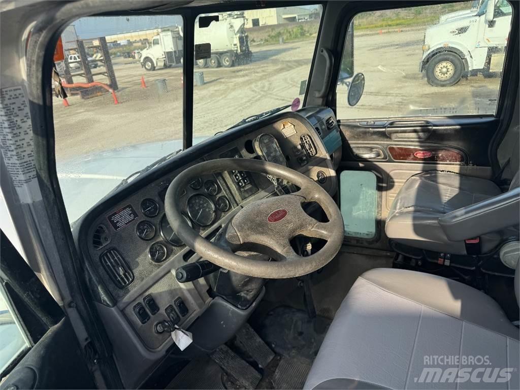Peterbilt 367 その他トラック