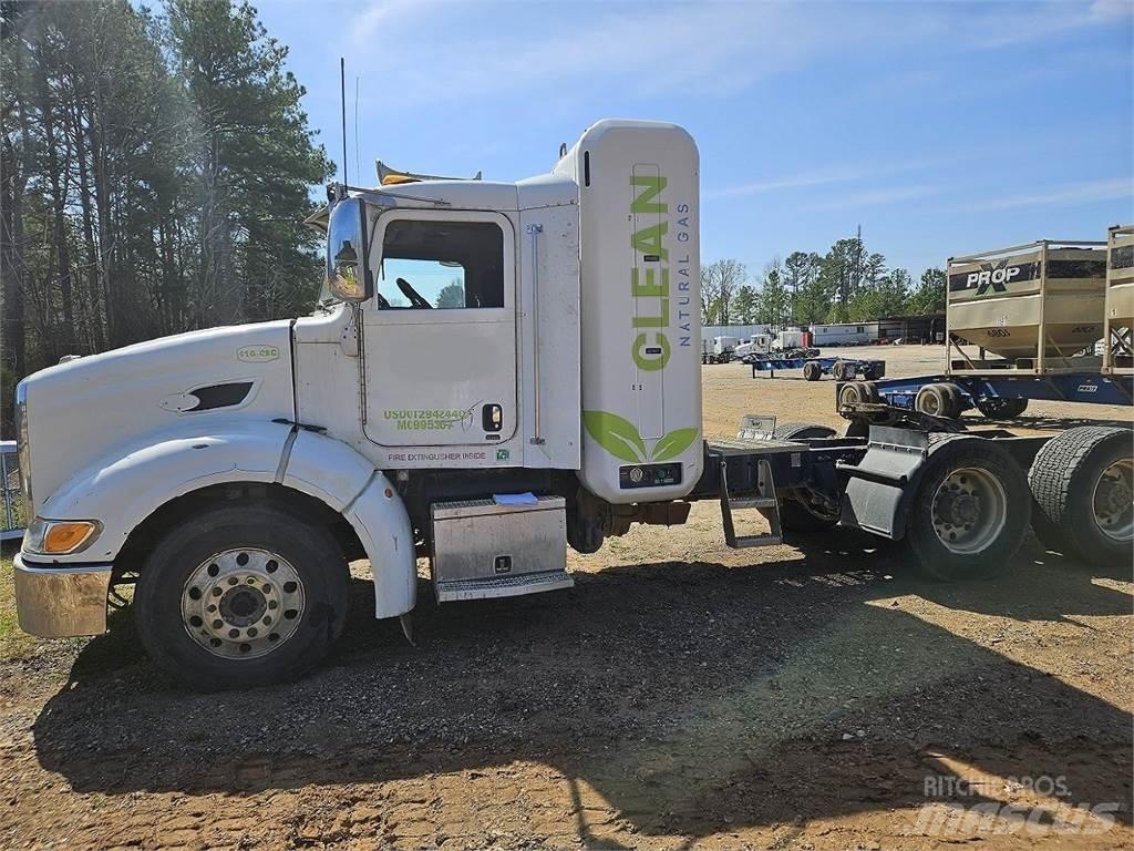 Peterbilt 384 中古トラクターヘッド | トレーラーヘッド