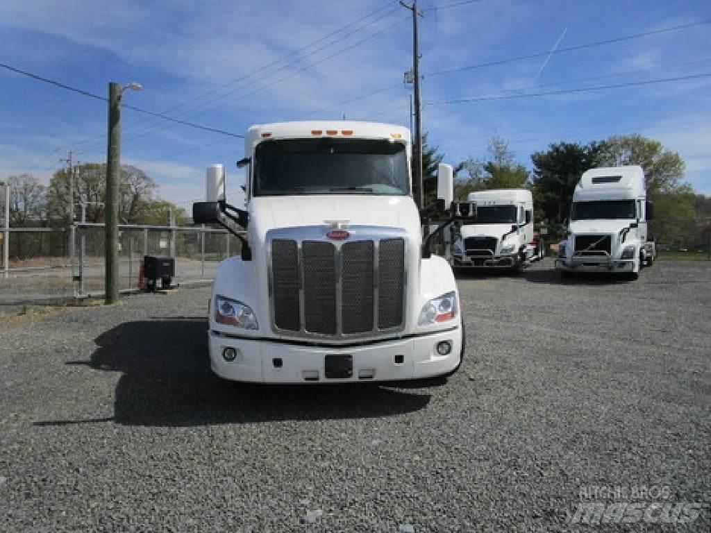 Peterbilt 579 中古トラクターヘッド | トレーラーヘッド