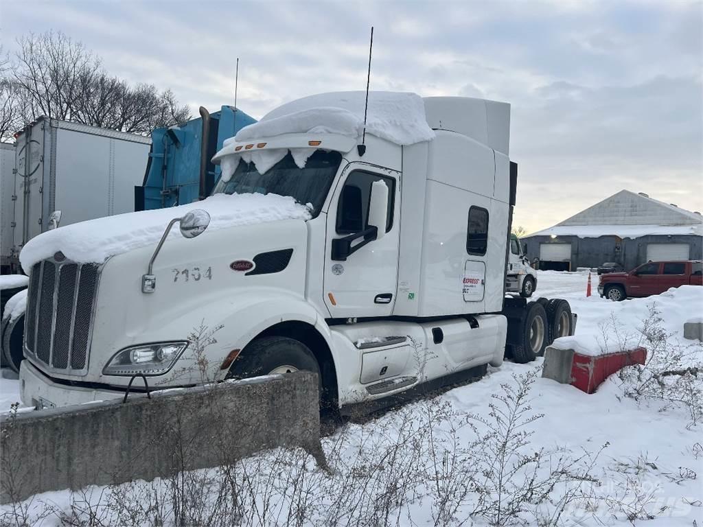 Peterbilt 579 中古トラクターヘッド | トレーラーヘッド