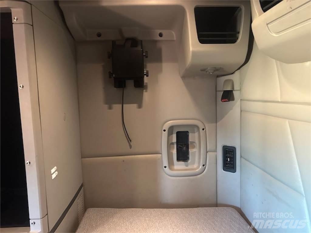 Peterbilt 579 中古トラクターヘッド | トレーラーヘッド