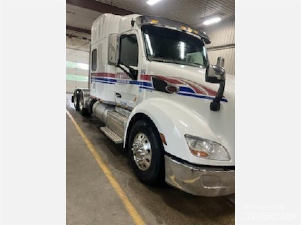 Peterbilt 579 中古トラクターヘッド | トレーラーヘッド