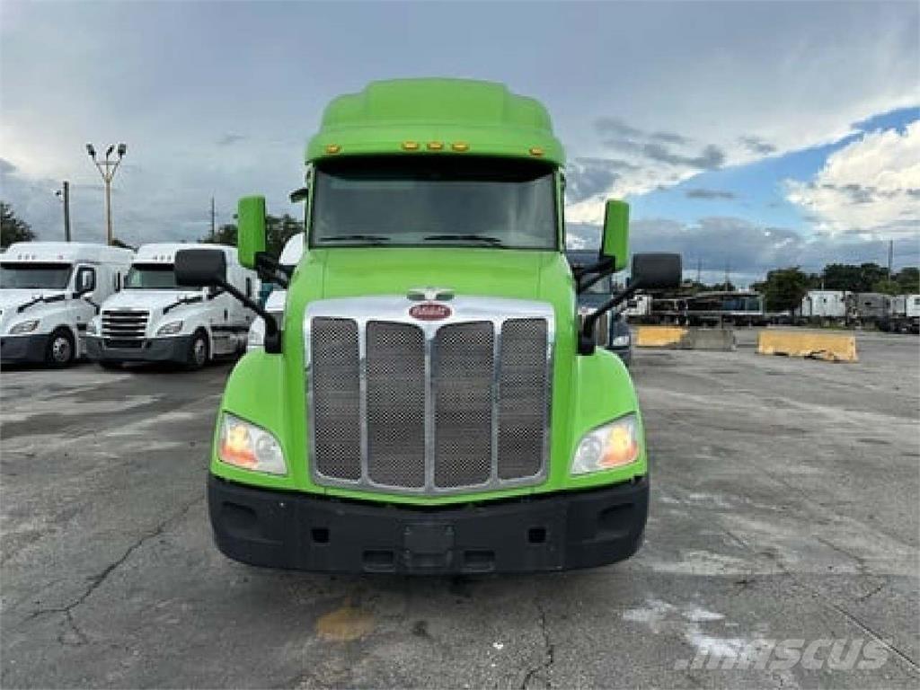 Peterbilt 579 中古トラクターヘッド | トレーラーヘッド