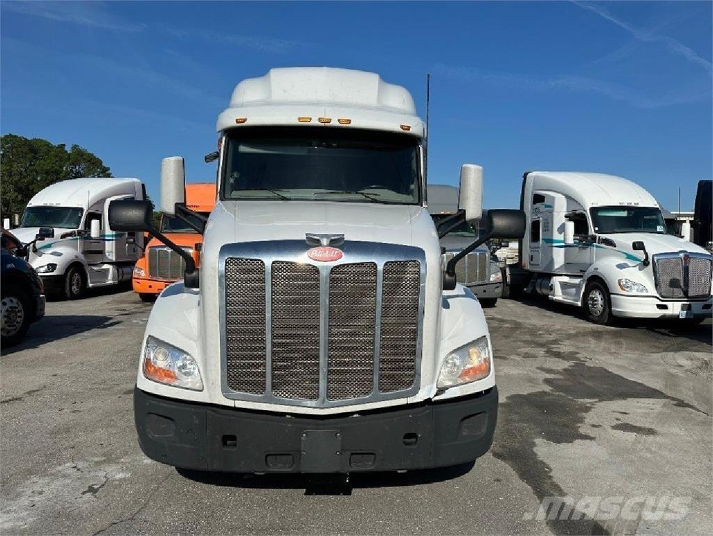 Peterbilt 579 中古トラクターヘッド | トレーラーヘッド