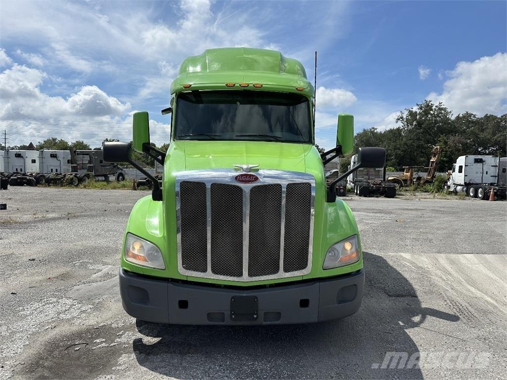 Peterbilt 579 中古トラクターヘッド | トレーラーヘッド