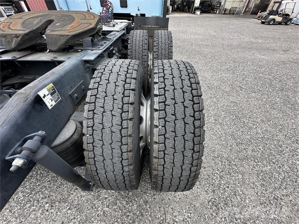 Peterbilt 579 中古トラクターヘッド | トレーラーヘッド