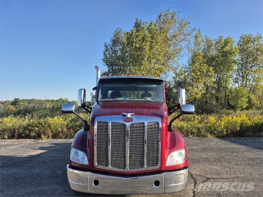 Peterbilt 579 中古トラクターヘッド | トレーラーヘッド