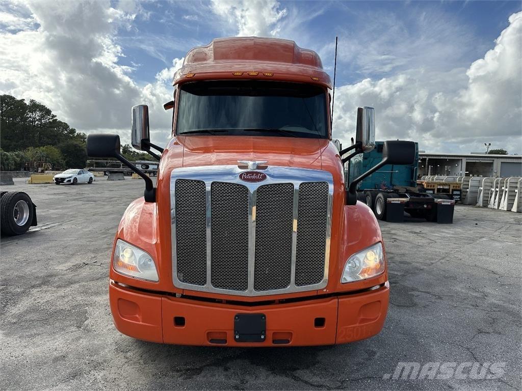 Peterbilt 579 中古トラクターヘッド | トレーラーヘッド