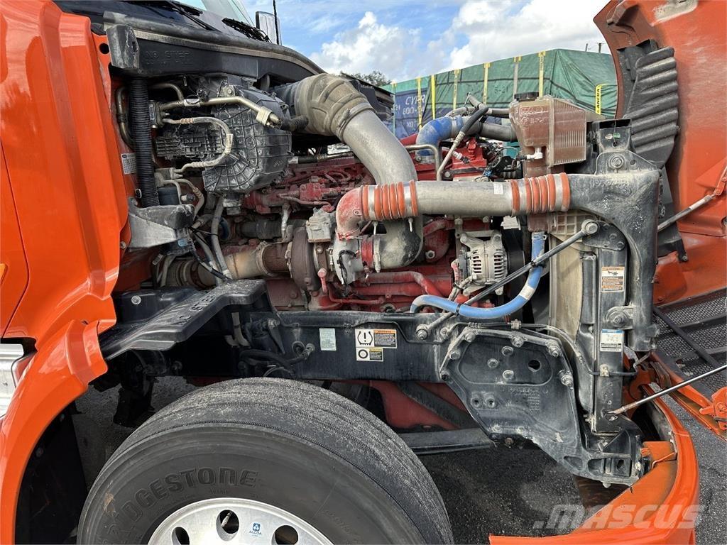 Peterbilt 579 中古トラクターヘッド | トレーラーヘッド