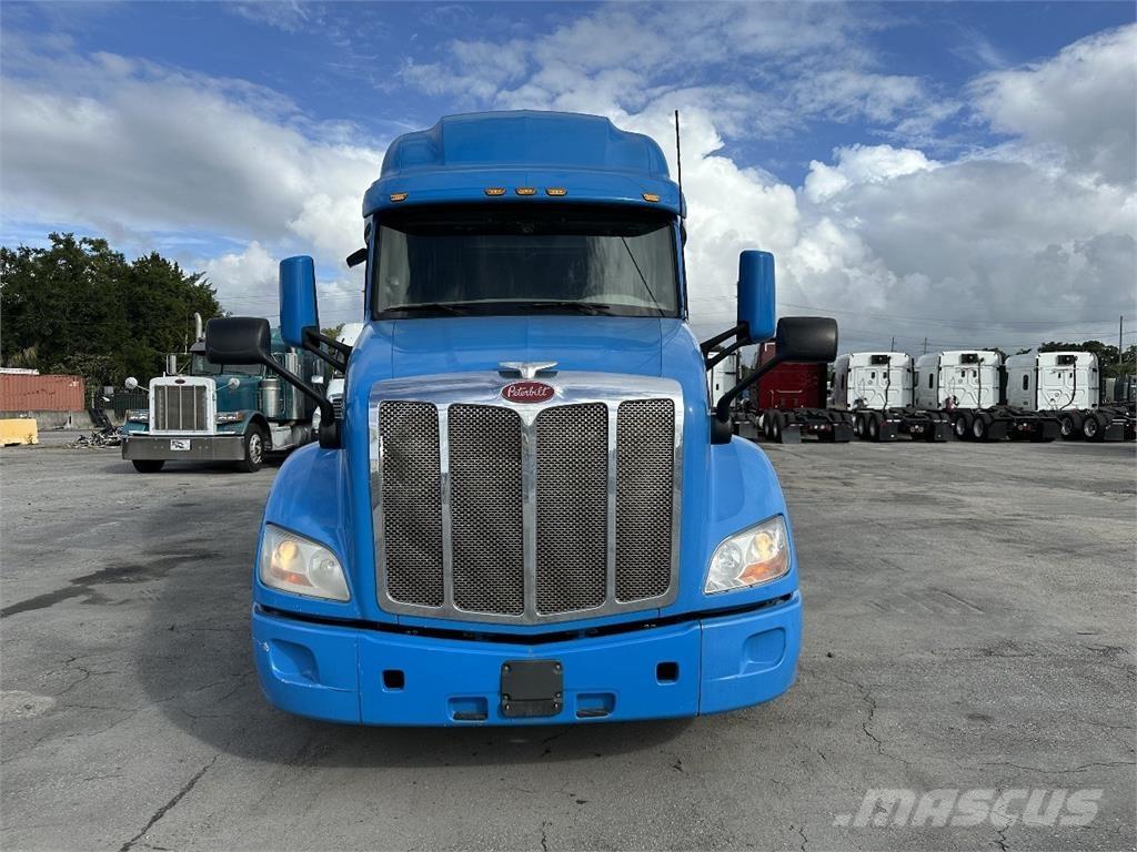 Peterbilt 579 中古トラクターヘッド | トレーラーヘッド