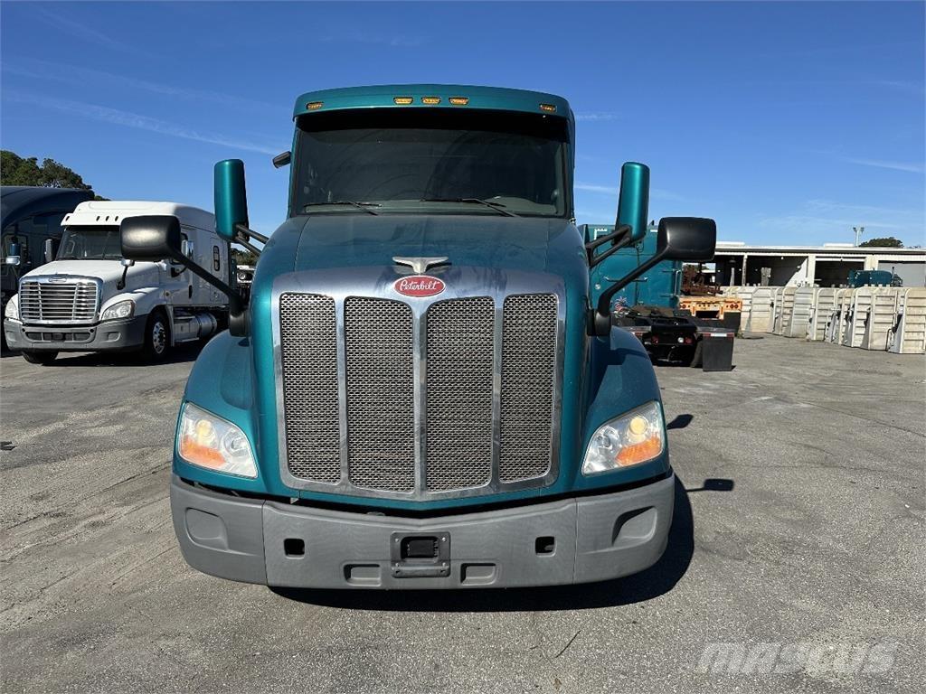 Peterbilt 579 中古トラクターヘッド | トレーラーヘッド