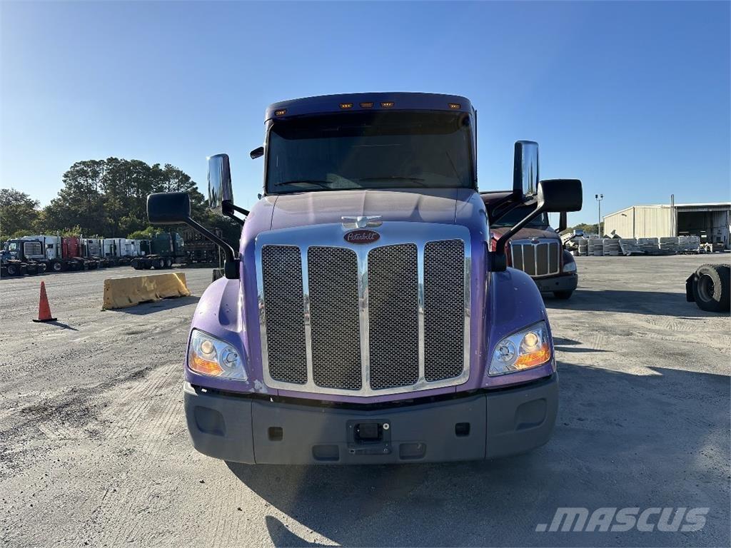 Peterbilt 579 中古トラクターヘッド | トレーラーヘッド