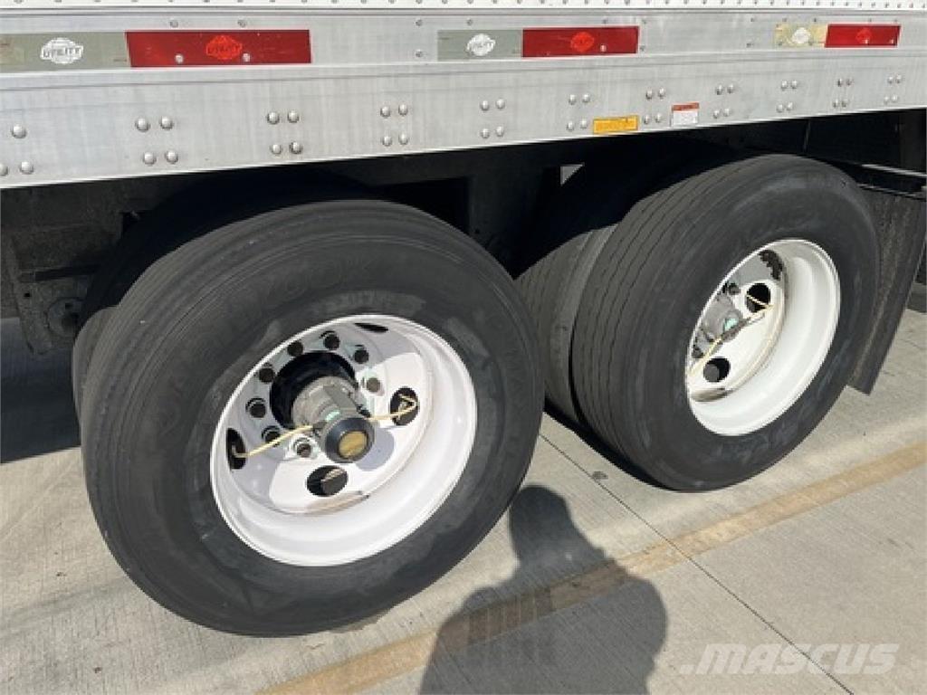 Utility VS2DX 36' ボックスボディートレーラー
