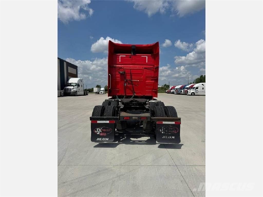 Volvo VNL 860 中古トラクターヘッド | トレーラーヘッド