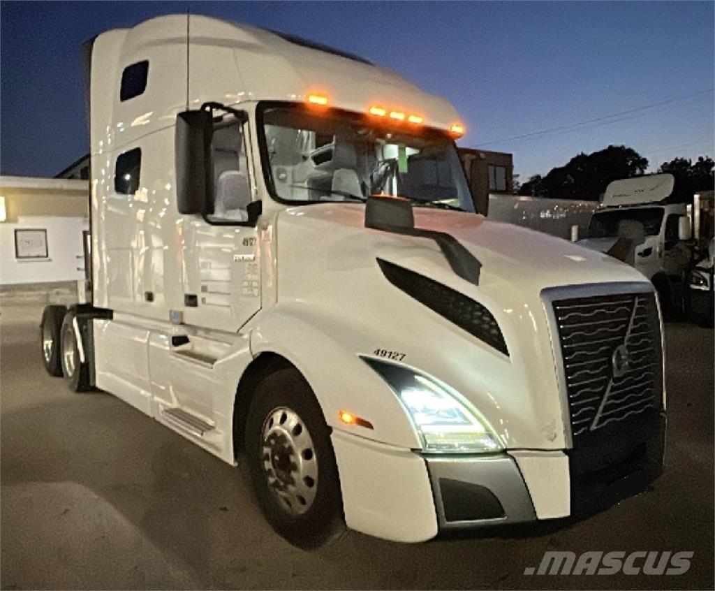Volvo VNL64T760 中古トラクターヘッド | トレーラーヘッド