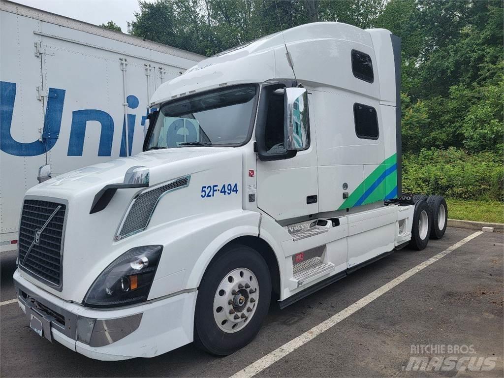 Volvo VNL64T780 中古トラクターヘッド | トレーラーヘッド