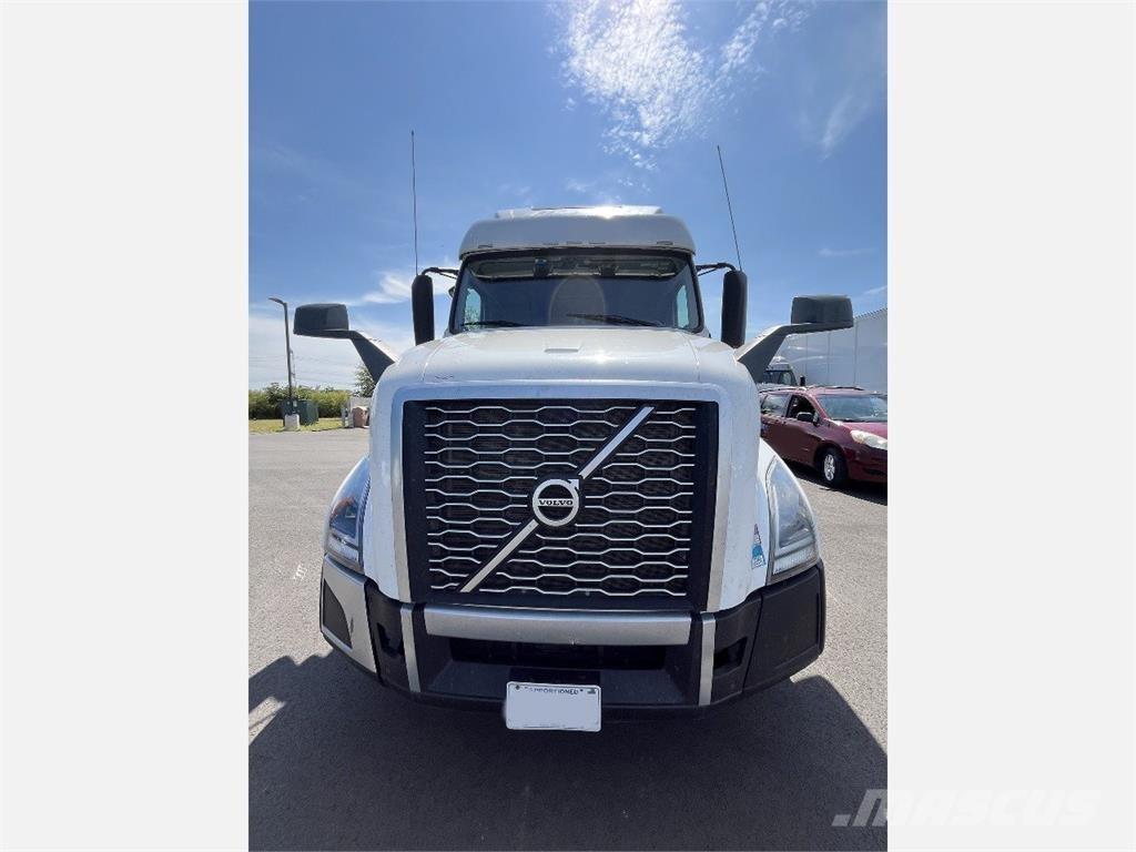 Volvo VNL860 中古トラクターヘッド | トレーラーヘッド