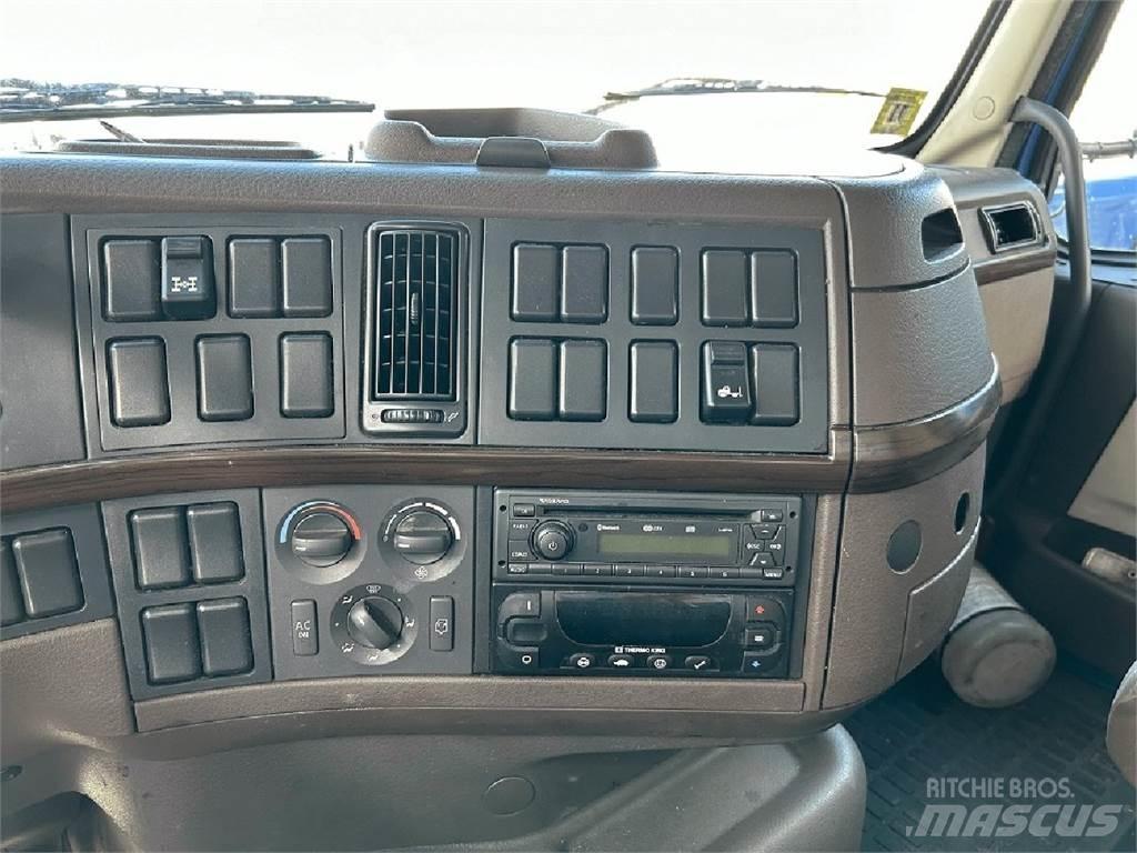 Volvo VNM64T200 冷凍冷蔵車