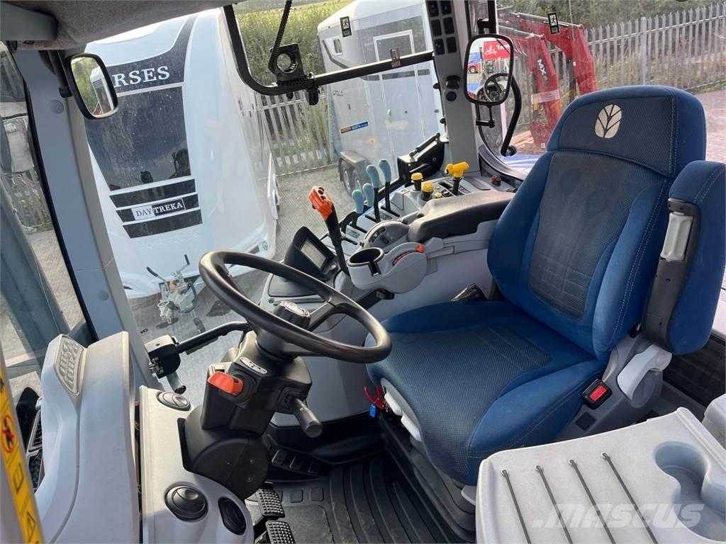 New Holland T7.210 トラクター