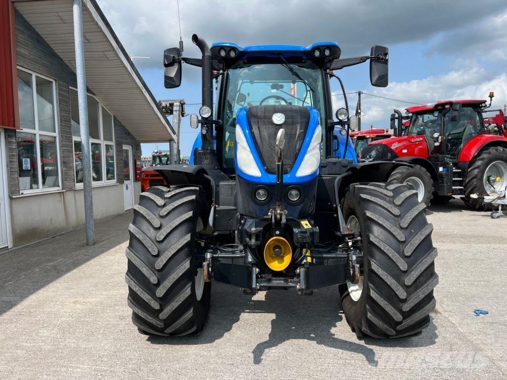 New Holland T7.210 トラクター