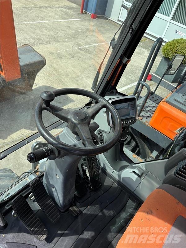 Doosan DX170W-5 ホイール式油圧ショベル（パワーショベル・ユンボ・バックホー）