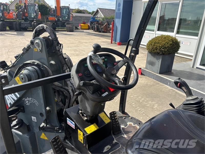 GiANT V6004T ホイールローダー・タイヤショベル