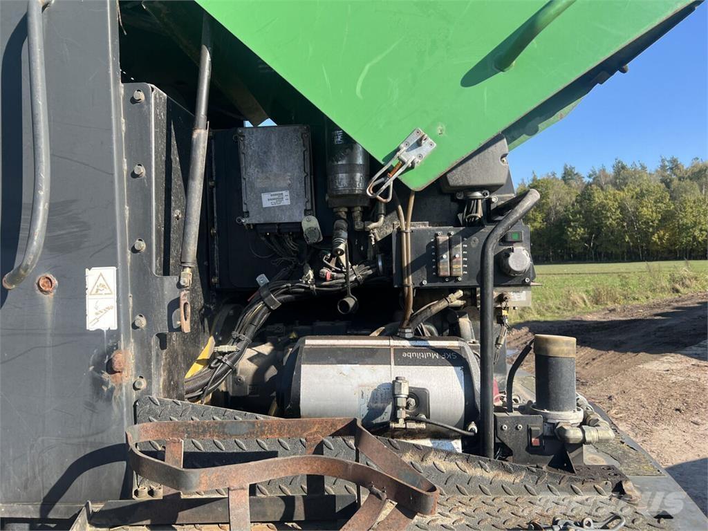 John Deere  ハーベスター