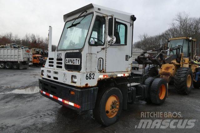 Capacity TJ5000 ターミナルトラクター