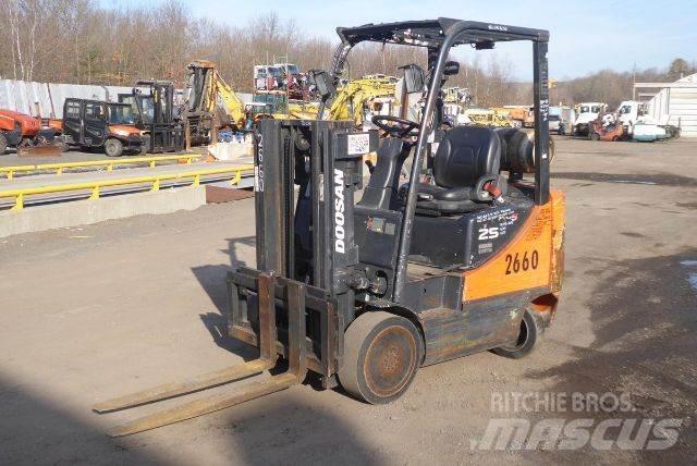 Doosan GC25P-5 フォークリフト - その他