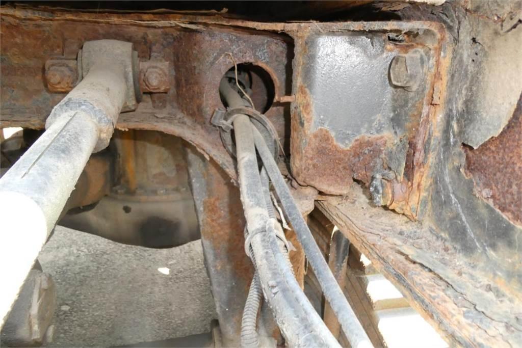 Mack CL733 キャブ付きシャーシ