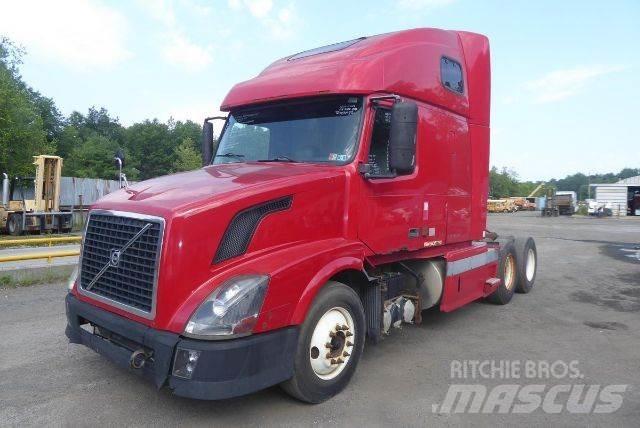 Volvo VNL64T 中古トラクターヘッド | トレーラーヘッド