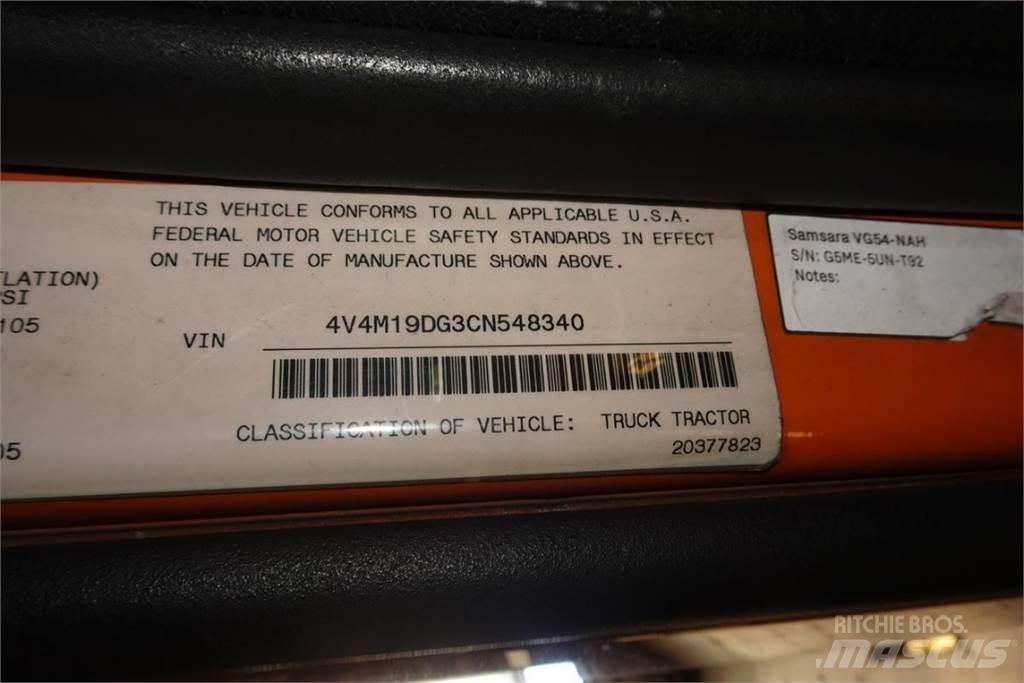 Volvo VNM42T キャブ付きシャーシ