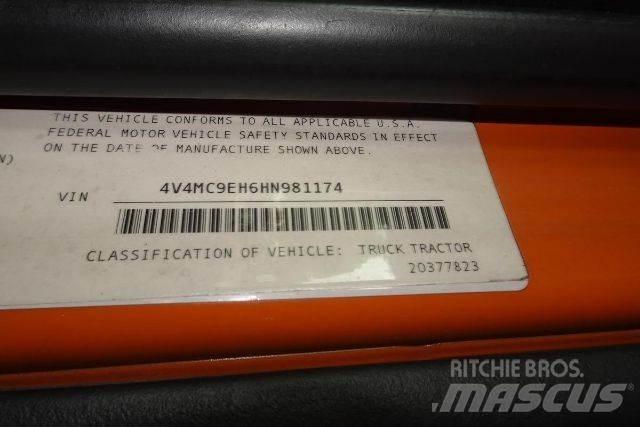 Volvo VNM64T キャブ付きシャーシ